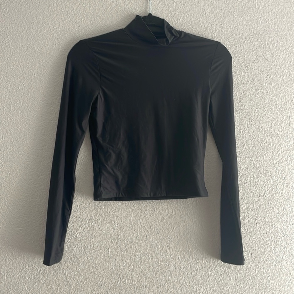 Abercrombie & Fitch Black Seamless Long-Sleeve Cropped Mockneck Top size S - Picture 3 of 6